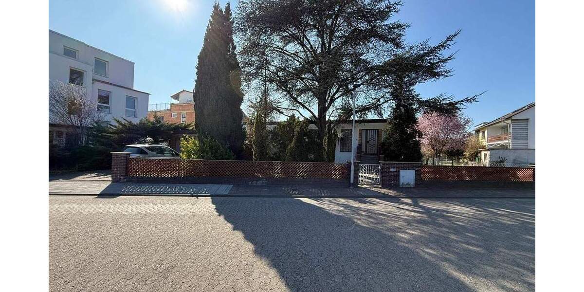 Bungalow mit großem Grundstück zimmer