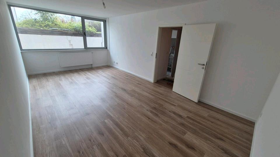 Mehrfamilienhaus, Wohnhaus Frankfurt am Main Niederrad - 3 Zimmer, 82 m&sup2;, 1.400&euro; | Angebot:25627210
