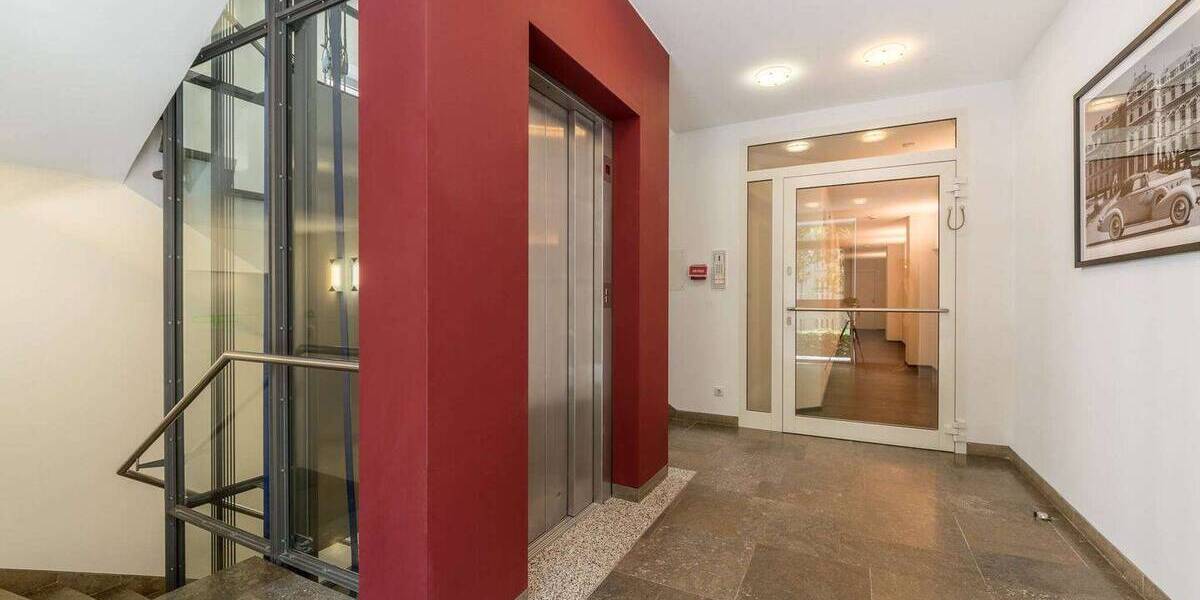 Etagenwohnung Frankfurt am Main Westend-Süd - 2 Zimmer, 42 m&sup2;, 1.750&euro; | Angebot:26410253