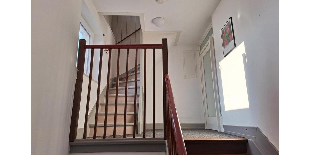 Dachgeschoßwohnung Hofheim am Taunus - 4 Zimmer, 98 m&sup2;, 1.420&euro; | Angebot:25752446