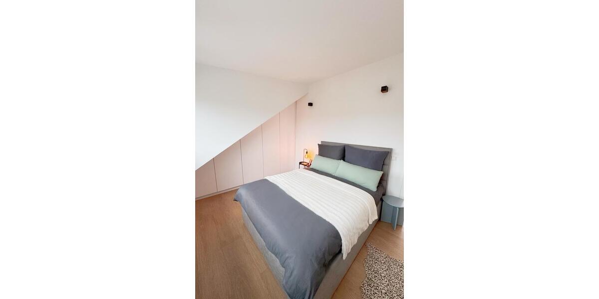 ERSTBEZUG | voll möbilierte Dachgeschosswohnung | 42qm | 1.5 zimmer