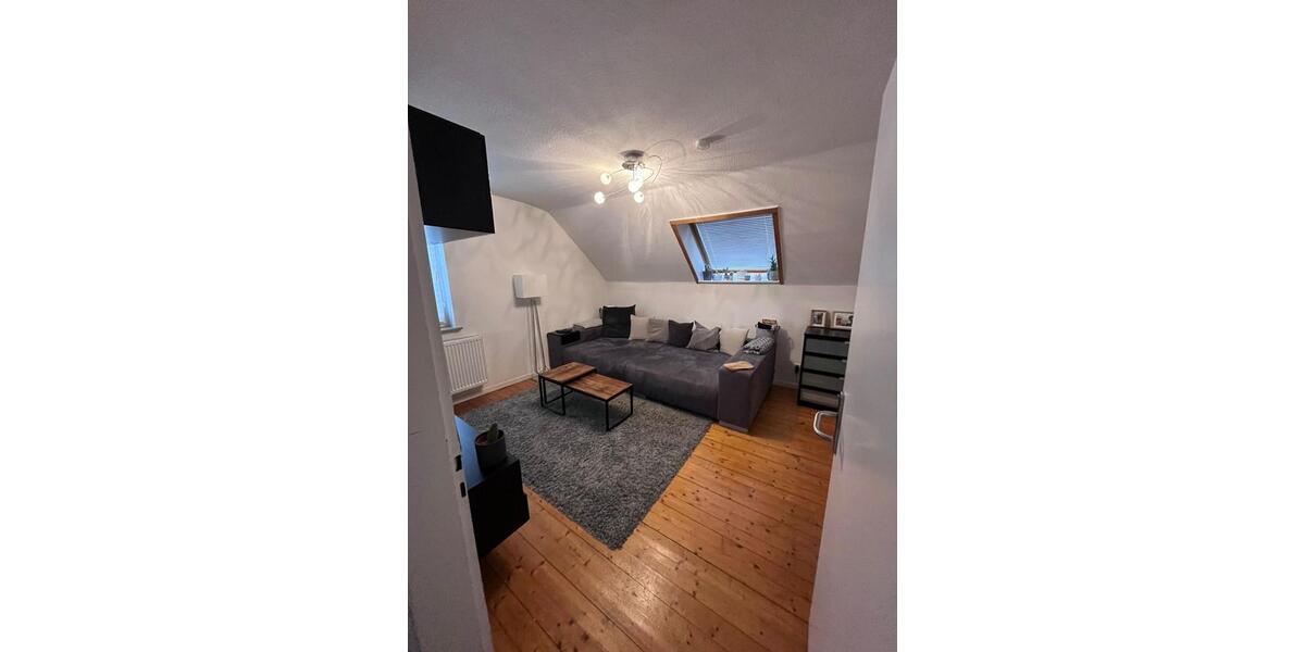 Dachgeschoßwohnung Hanau Großauheim - 3.5 Zimmer, 75 m&sup2;, 900&euro; | Angebot:25640893