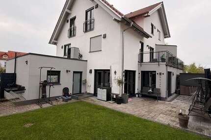 Haus Bruchköbel - 7 Zimmer, 190 m&sup2;, 2.950&euro; | Angebot:26186261
