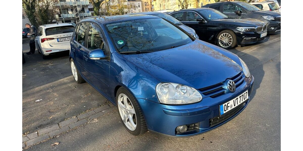 VW Golf 72.000 km 4.300 &euro; Offenbach 63065