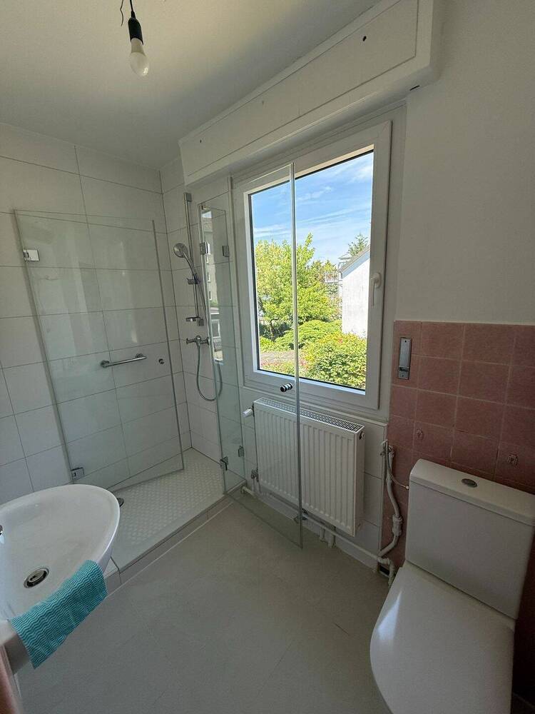 **Charmante Doppelhaushälfte am Stadtrand mit schönem Grundstück**
