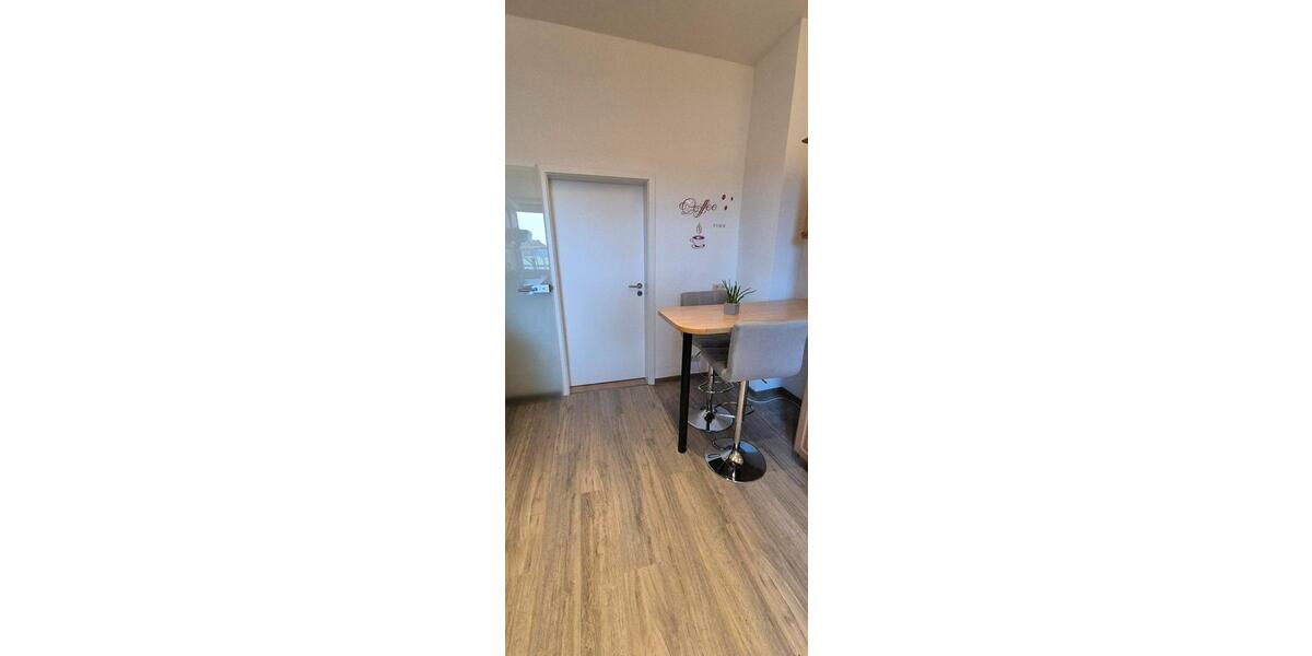 Vermiete 1 Zimmer in 2er WG 1 zimmer