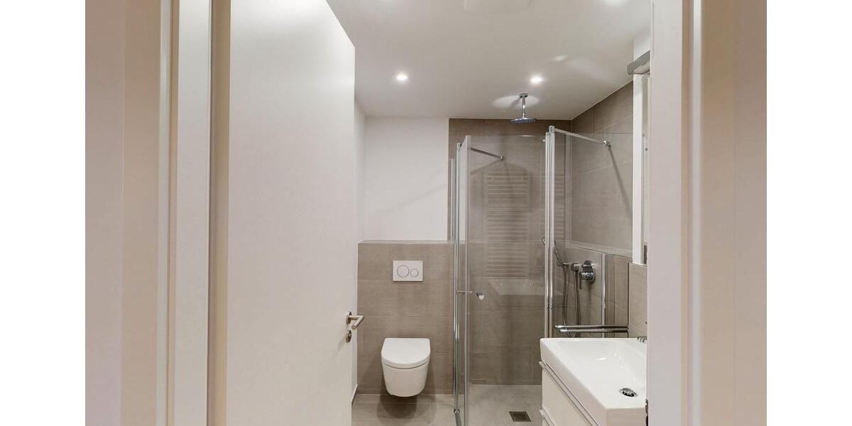 Stylische Möblierung und einmaliges Skyline-Deck 2 zimmer