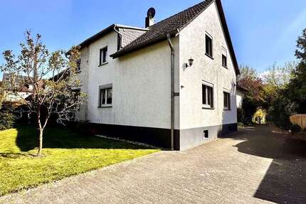 Haus zum Kaufen in Frankfurt am Main 475.000 € 180 m² 8 zimmer