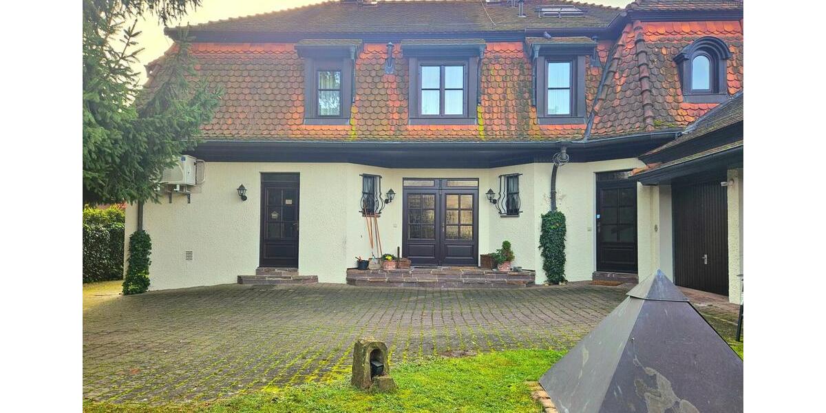 Einfamilienhaus Bad Homburg vor der Höhe Gonzenheim - 5 Zimmer, 227 m&sup2;, 3.300&euro; | Angebot:23393660