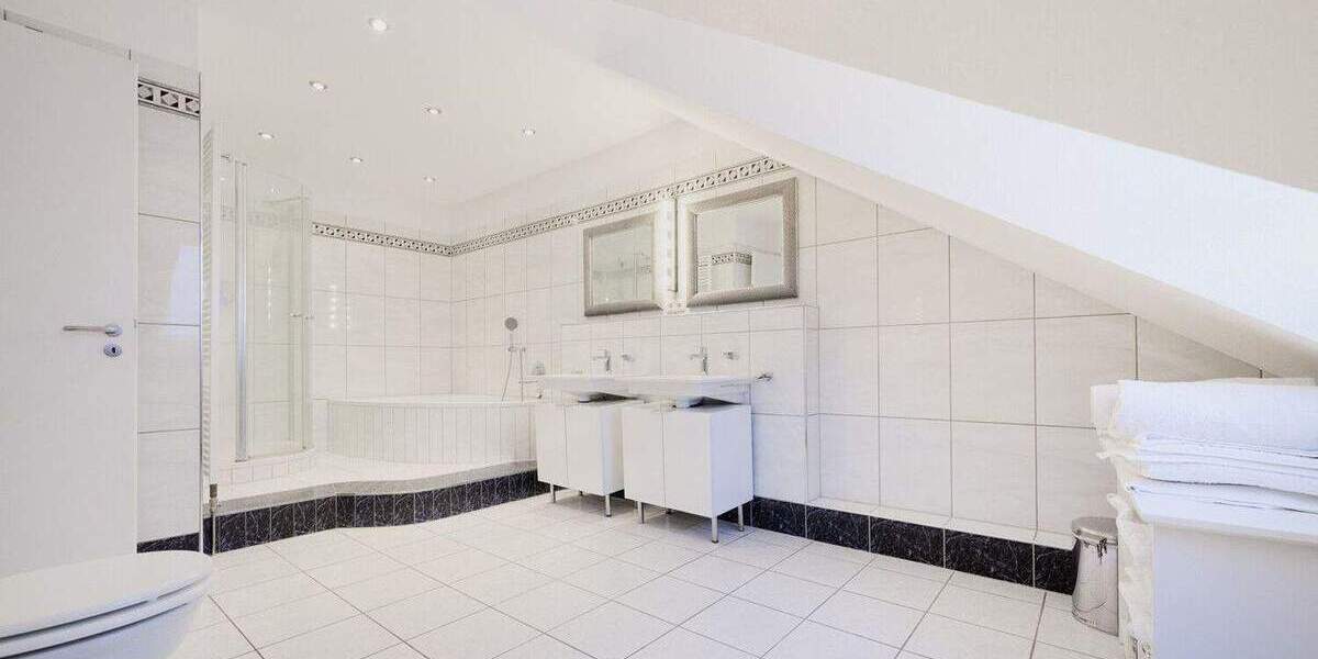 Einfamilienhaus Kronberg im Taunus Kronberg - 7 Zimmer, 197 m&sup2;, 1.595.000&euro; | Angebot:25698551