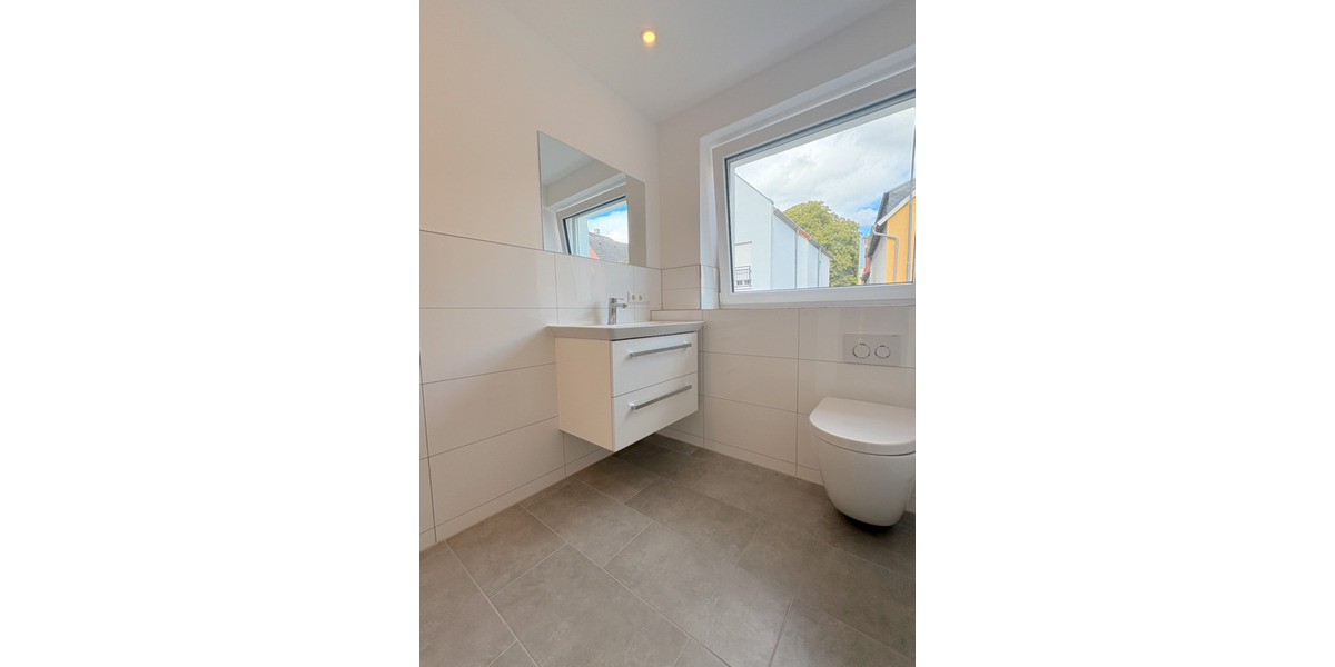 Etagenwohnung Frankfurt am Main Ginnheim - 4 Zimmer, 117 m&sup2;, 2.375&euro; | Angebot:24750589