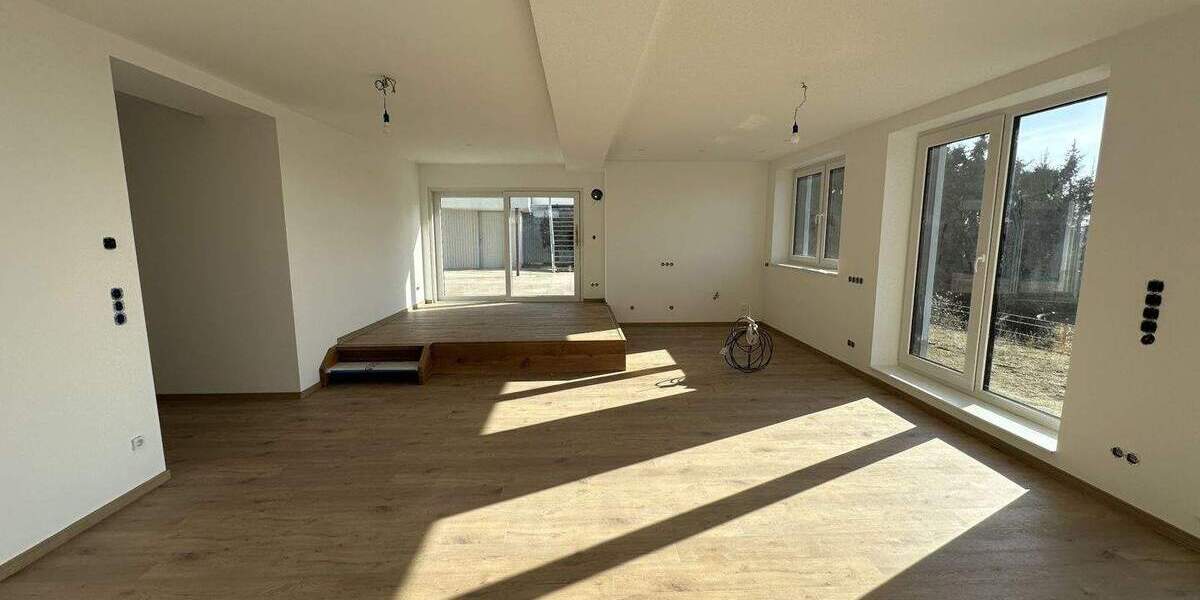Etagenwohnung Karben Klein-Karben - 3 Zimmer, 170 m&sup2;, 2.050&euro; | Angebot:25665203