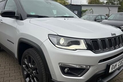 Jeep Compass S FWD/150PS/Leder/Navi/TopZustand/19Zoll 97.100 km 16.999 € Frankfurt 60386