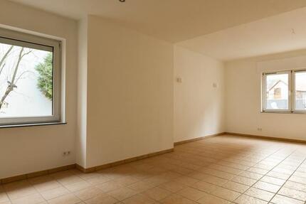 Sanierte 2,5-Zimmerwohnung mit Einbauküche und Balkon 2 zimmer