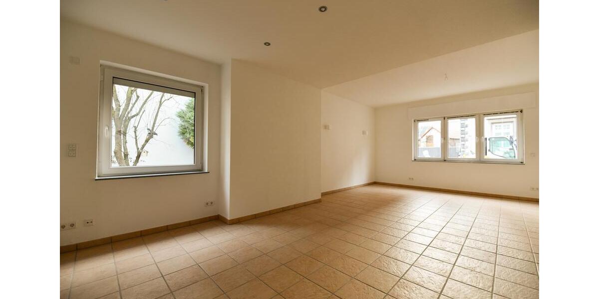 Sanierte 2,5-Zimmerwohnung mit Einbauküche und Balkon 2 zimmer