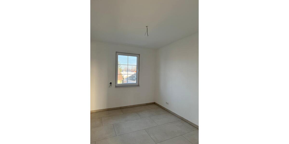 Dachgeschoßwohnung Offenbach am Main Bürgel - 4 Zimmer, 120 m&sup2;, 1.980&euro; | Angebot:24615324