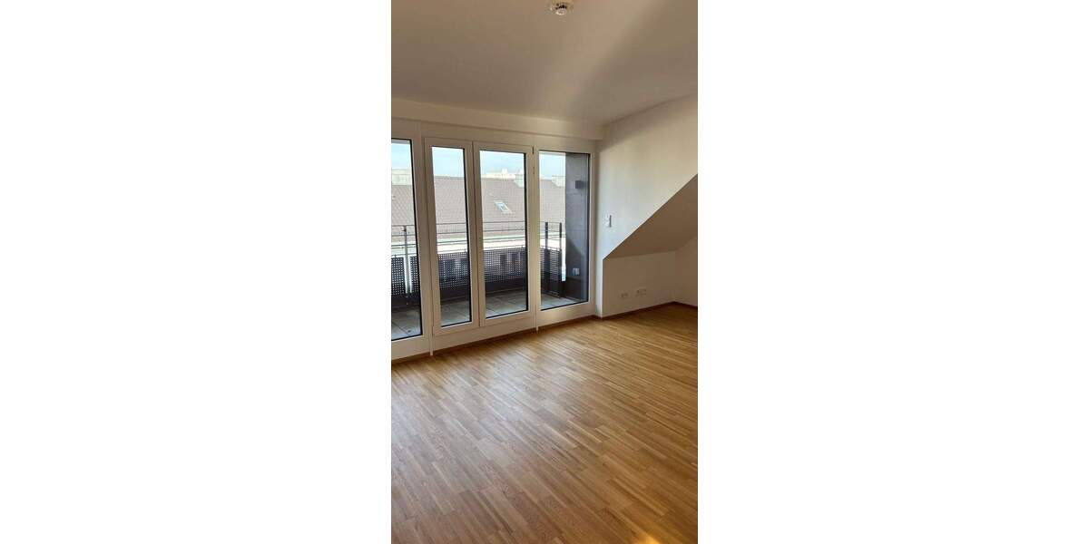 Etagenwohnung Offenbach am Main Hafen - 4 Zimmer, 154 m&sup2;, 2.695&euro; | Angebot:24277698