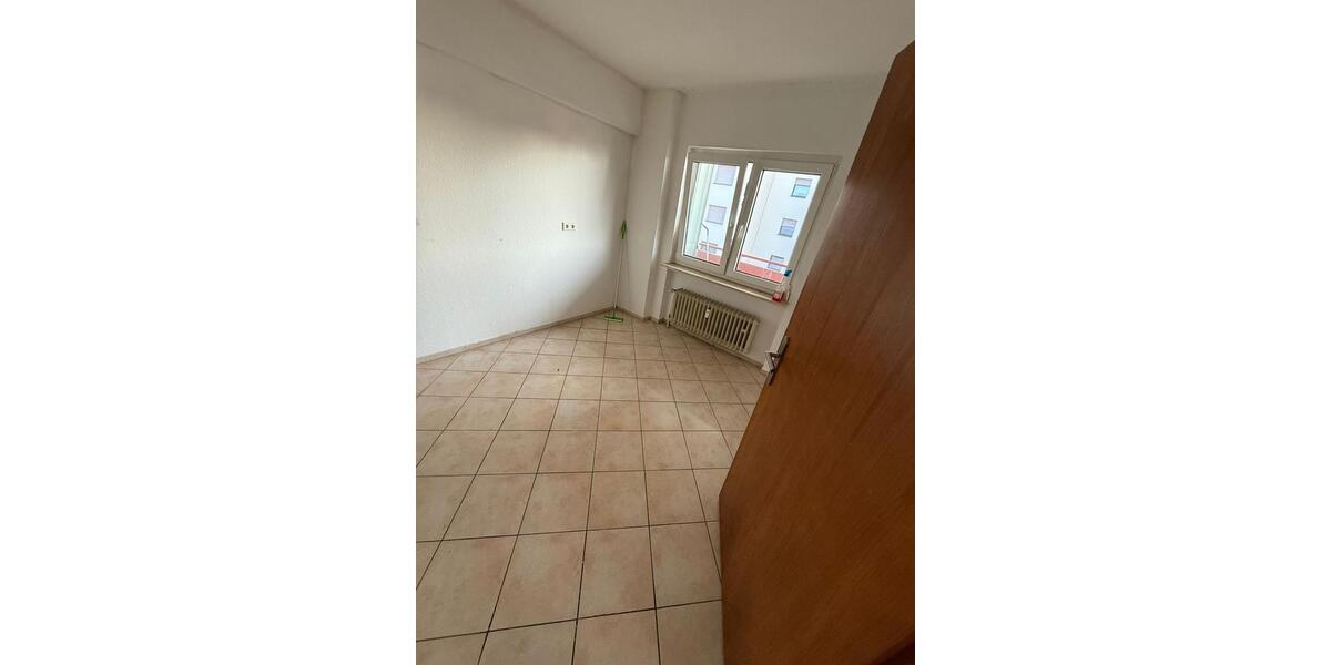 Etagenwohnung Hanau Groß-Steinheim - 2 Zimmer, 85 m&sup2;, 1.200&euro; | Angebot:25225995
