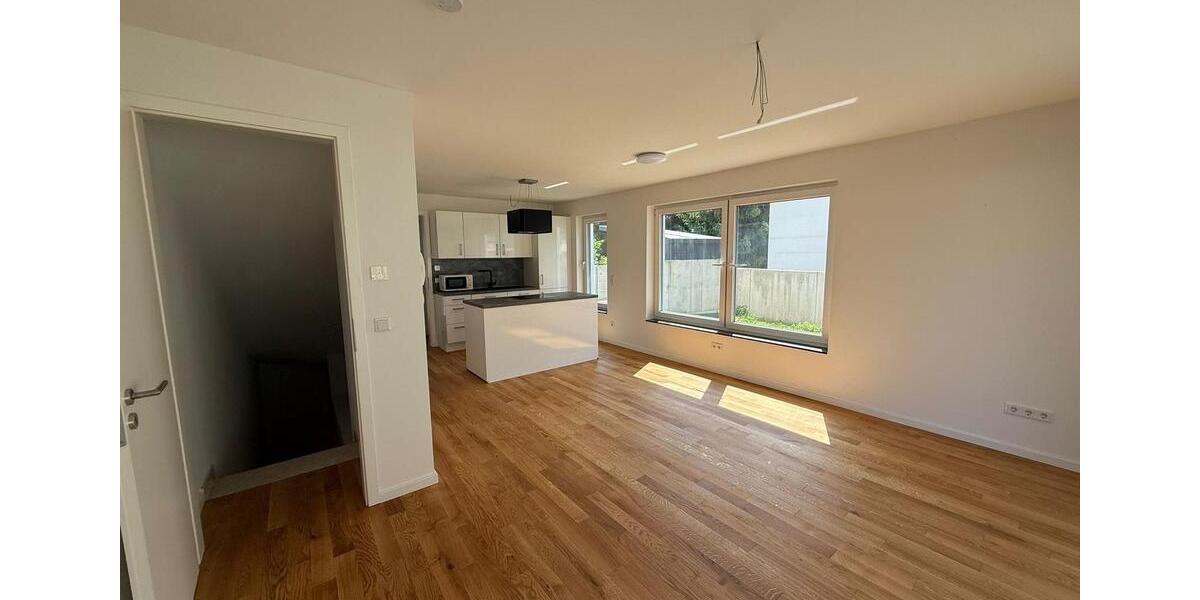 Doppelhaushälfte Frankfurt am Main West - 4 Zimmer, 113 m&sup2;, 2.300&euro; | Angebot:26093726