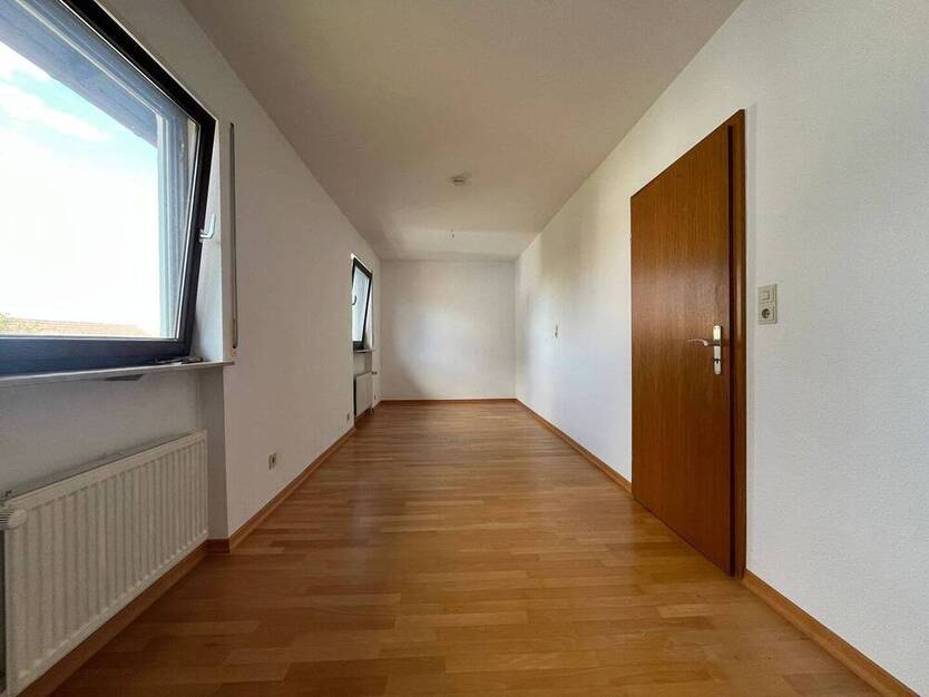 Geräumiges Reiheneckhaus - pflegeleichter Garten, Balkon, Sauna und Einbauküche
