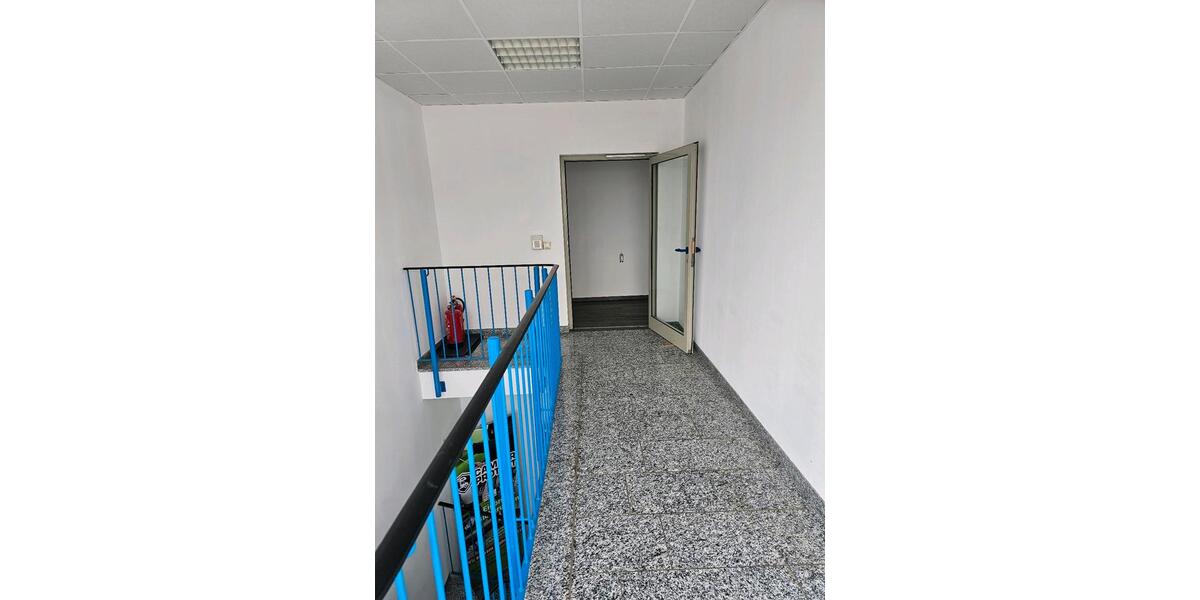 Helles Büro 3 Räume ( Nachmieter) zimmer