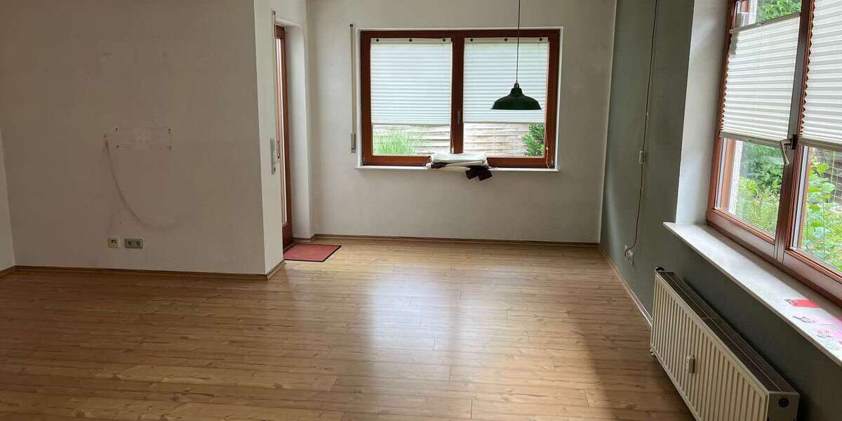 Schöne Doppelhaushälfte in Wehrheim mit zwei Wohnungen, Garten & Garage - Doppelhaushälfte Wehrheim | Angebot:27271153