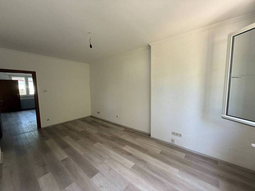 **Charmante Doppelhaushälfte am Stadtrand mit schönem Grundstück**