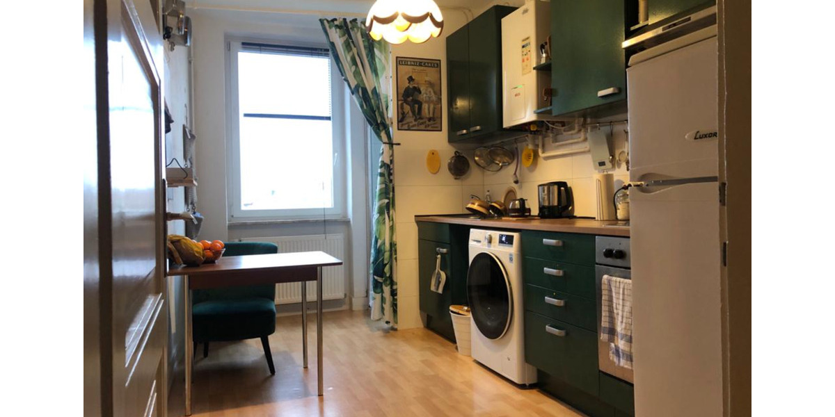 Ruhiges WG-Zimmer mit Balkon (Zentral, 3er WG) 1 zimmer