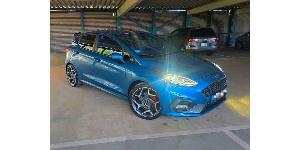 Ford Fiesta 112.800 km 15.799 &euro; Hanau 63452