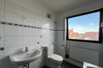 Geräumiges Reiheneckhaus - pflegeleichter Garten, Balkon, Sauna und Einbauküche