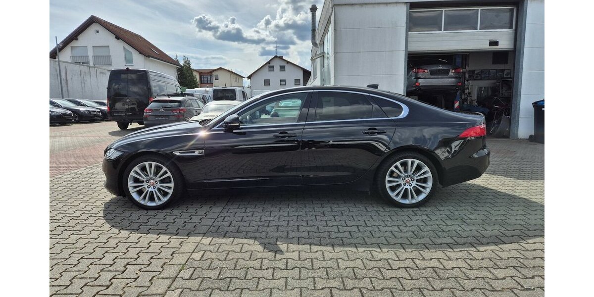 Jaguar XF Prestige Leder, GSHD, Navigation, Rückfahrkamer 104.922 km 20.690 &euro; Rodgau 63110