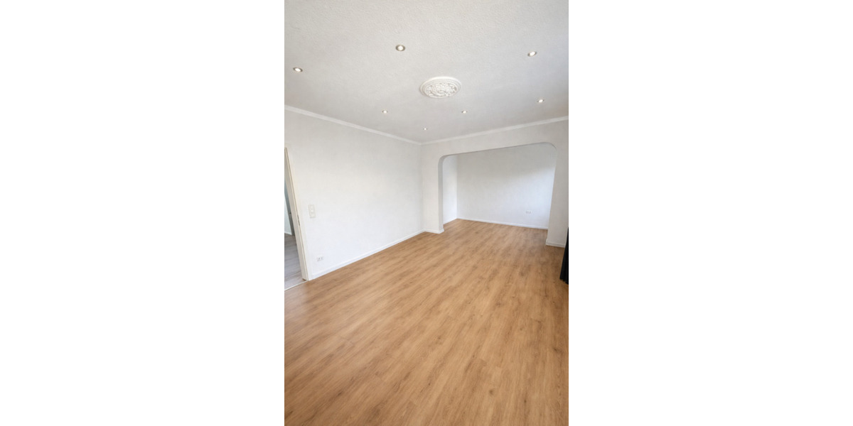 Erdgeschoßwohnung Offenbach am Main Bürgel - 2.5 Zimmer, 72 m&sup2;, 1.000&euro; | Angebot:25403295