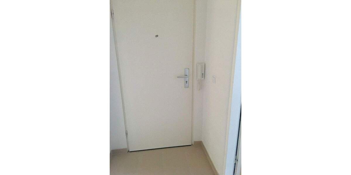 Etagenwohnung Frankfurt Nied - 2 Zimmer, 63 m&sup2;, 1.070&euro; | Angebot:25430815
