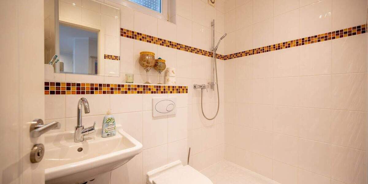 Einfamilienhaus Frankfurt am Main Harheim - 9 Zimmer, 259 m&sup2;, 1.250.000&euro; | Angebot:25772138