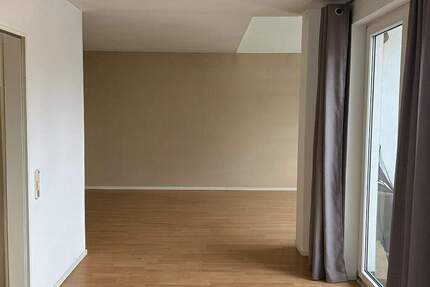 Zwei-Zimmer-Dachgeschosswohnung mit Weitblick und Westbalkon 2 zimmer