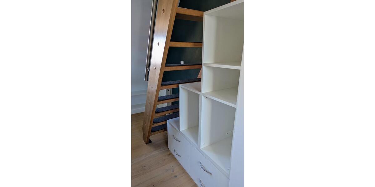 Moderne Single-Dachgeschosswohnung (voll möbliert) 2 zimmer