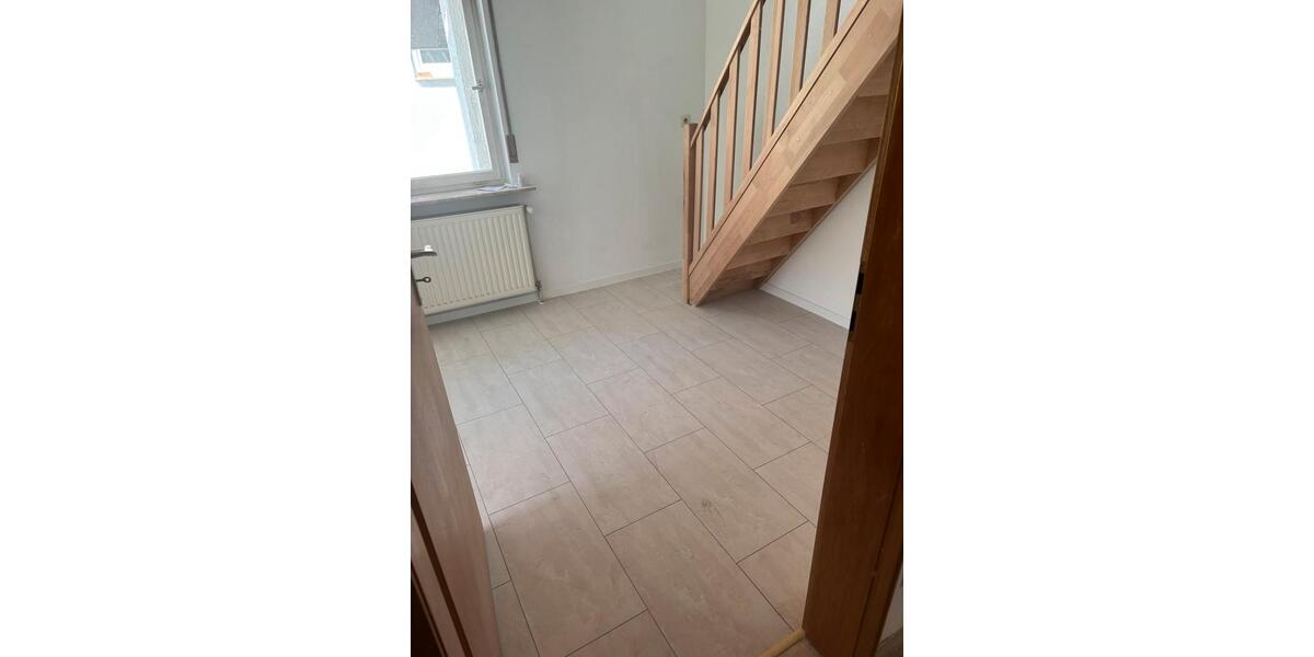 Etagenwohnung Roßdorf - 5 Zimmer, 105 m&sup2;, 1.350&euro; | Angebot:26164196