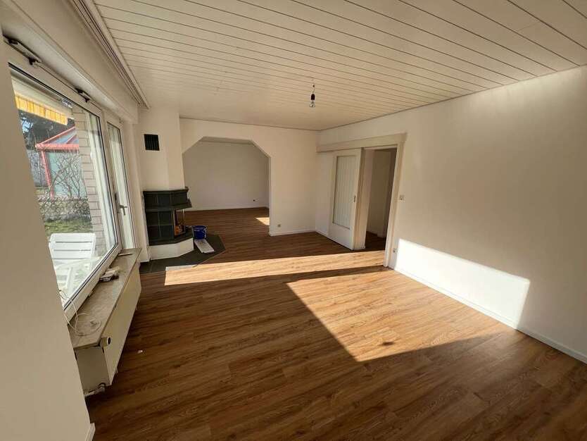 Haus zum Mieten in Steinbach (Taunus) 2.200 € 170 m²