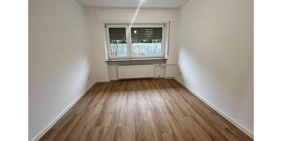 WeihnachtsAktion** Erste Kaltmiete frei**Saniert und bereit für den Einzug 3 zimmer