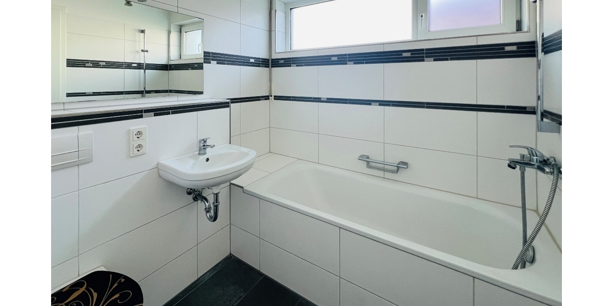 F-Unterliederbach: 2-Zimmer-Wohnung mit schöner und großzügiger Dachterrasse! - Etagenwohnung Frankfurt am Main Unterliederbach | Angebot:23600023