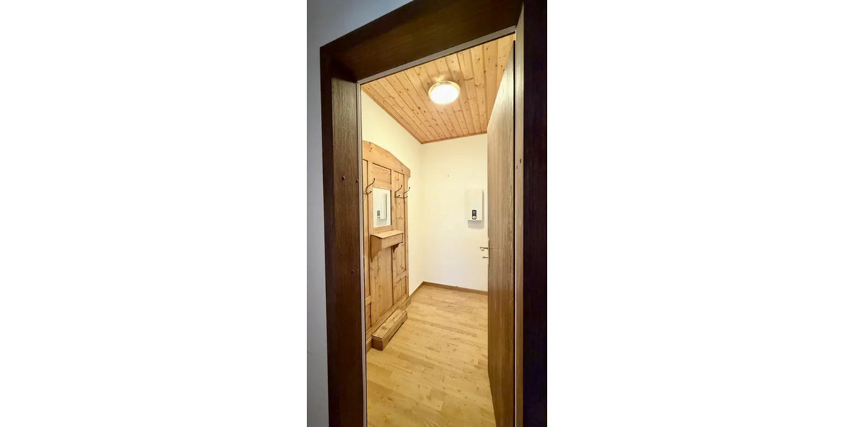 Dachgeschoßwohnung Schmitten im Taunus - 3 Zimmer, 77 m&sup2;, 120.000&euro; | Angebot:25894303