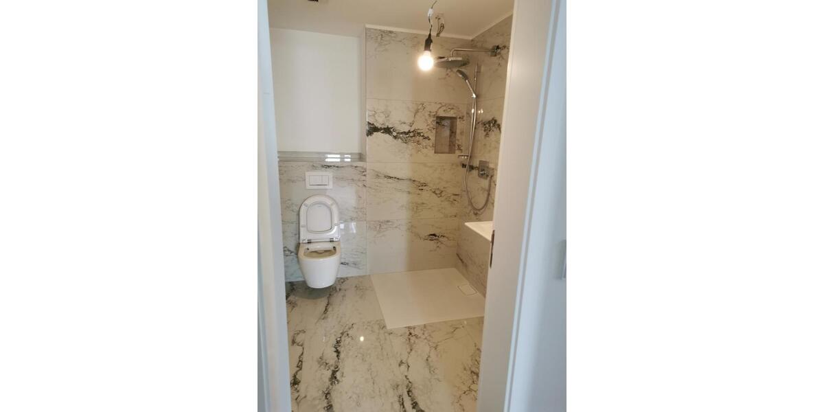 Luxus Pur mit viel Grün herum - 5 Zi. EG. mit Garten, Klimaanlage und hochwertigen Ausstattung. 5 zimmer