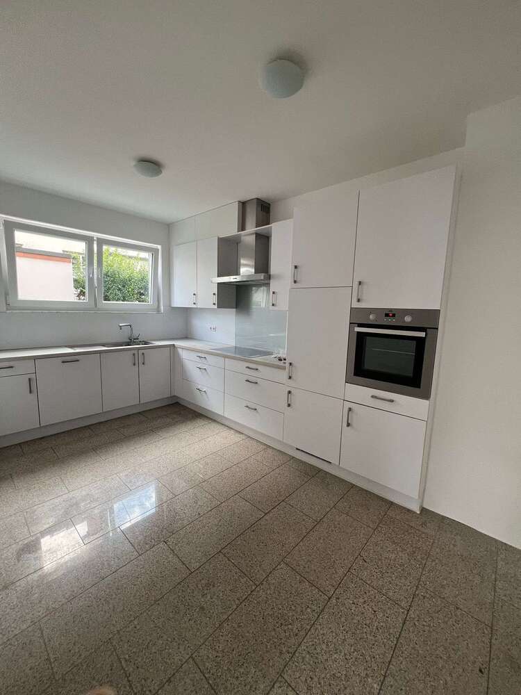 Haus zum Kaufen in Wiesbaden 890.000 € 170 m²