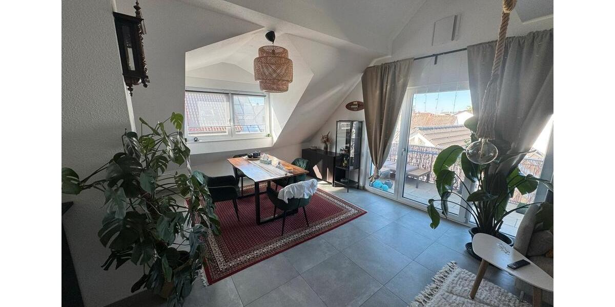 Dachgeschoßwohnung Darmstadt Bessungen - 3 Zimmer, 89 m&sup2;, 1.350&euro; | Angebot:26393167