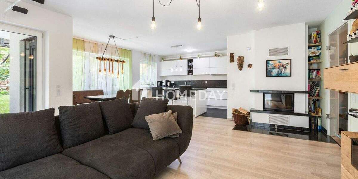 Neuwertige 4-Zimmer-Gartenwohnung mit Townhouse-Feeling, Kamin und verschließbarem TG-Stellplatz 4 zimmer