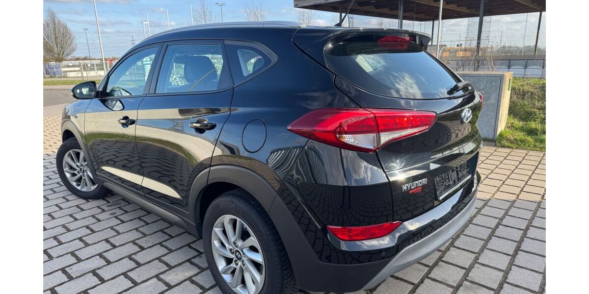 Hyundai TUCSON 153.000 km 11.600 &euro; Friedrichsdorf bei Frankfurt Main 61381
