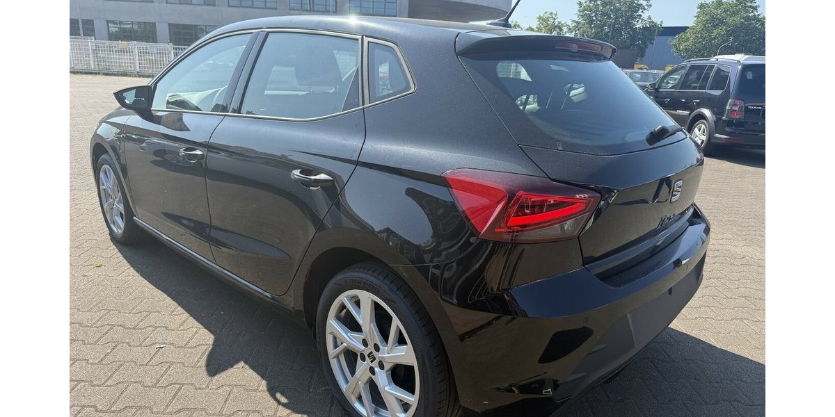 Seat Ibiza 1.0 TSI 70 kW Style/17Zoll/Winterp 2.677 km 17.999 &euro; Frankfurt 60386