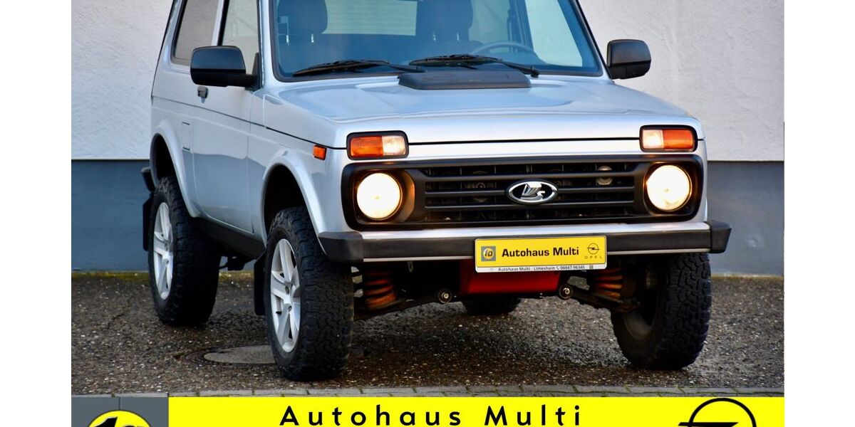 Lada Niva 9.200 km 17.900 &euro; Limeshain 63694