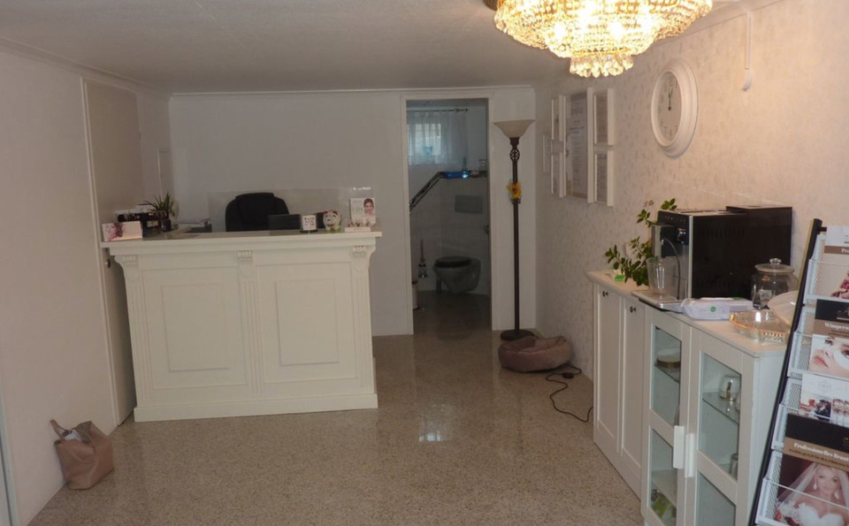 62m² Gewerbe- Praxisräume - provisionsfrei - zimmer