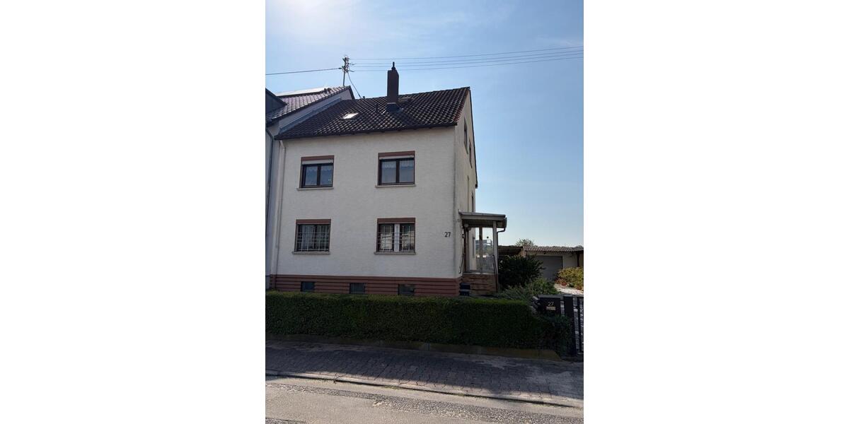 Doppelhaushälfte Frankfurt am Main Schwanheim - 8 Zimmer, 170 m&sup2;, 295.000&euro; | Angebot:27271646